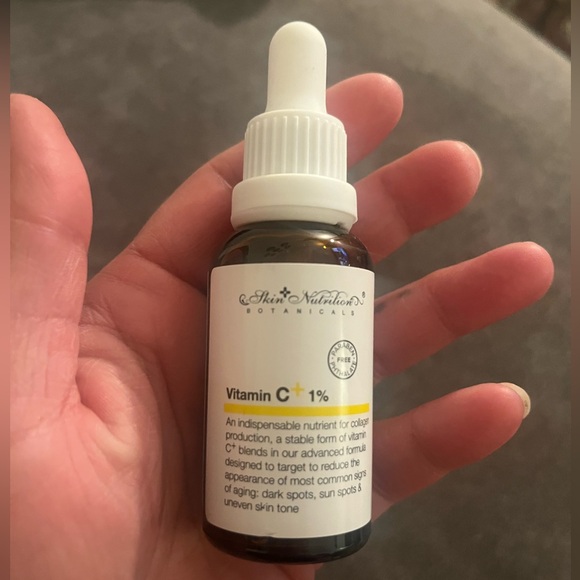 Serena* New! Skin Nutrition Botanicals Vitamin C 1% Face Serum - Picture 2 of 3